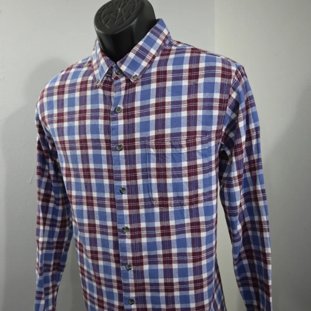 Magellan Outdoors Flannel Button Up Mens M Classic Fit Blue Red Plaid Pocket